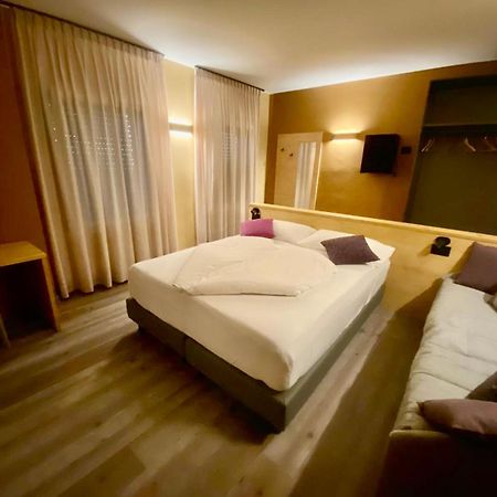 Carla Failela Hotel Valli del Pasubio Bagian luar foto