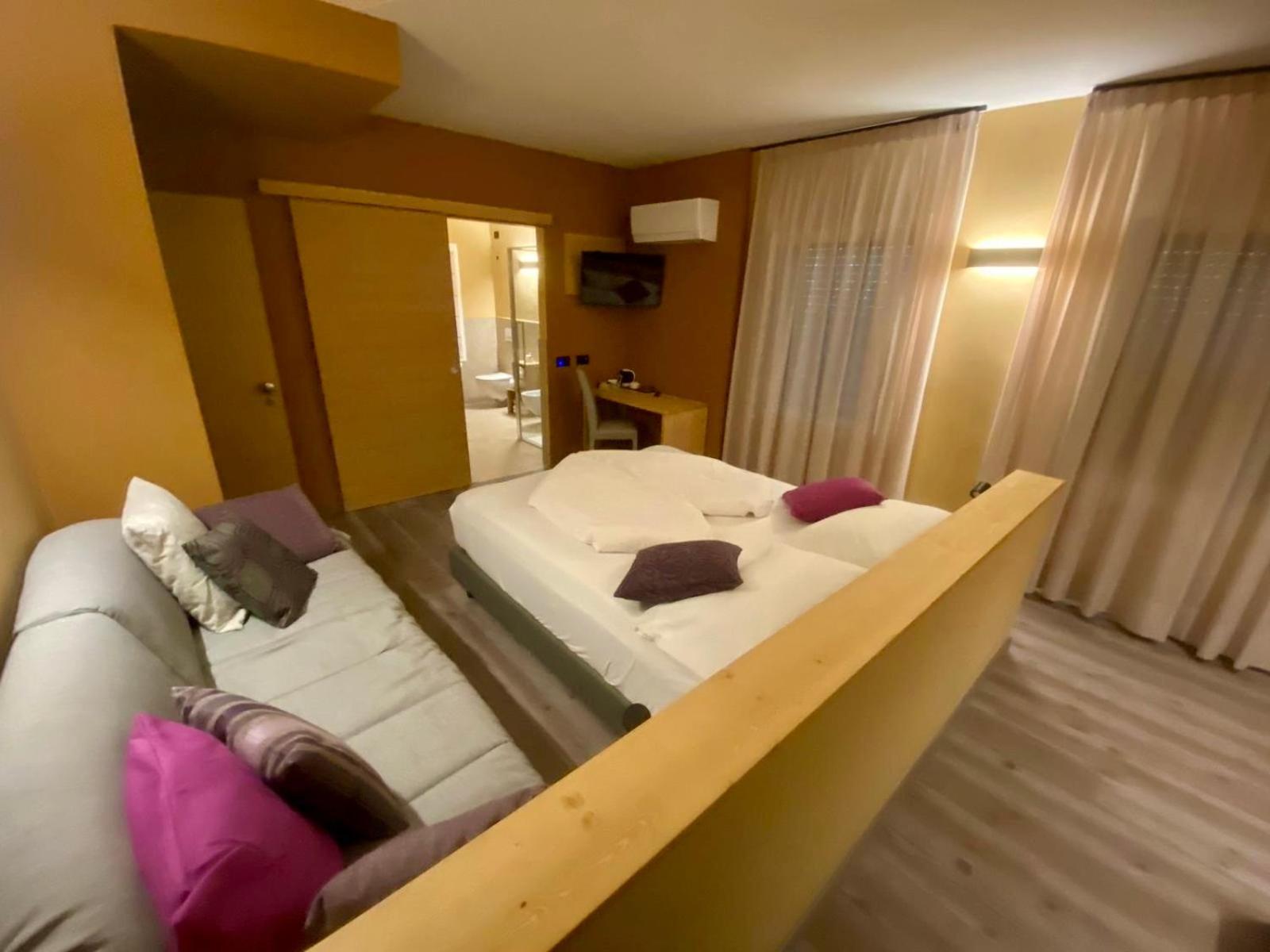 Carla Failela Hotel Valli del Pasubio Bagian luar foto