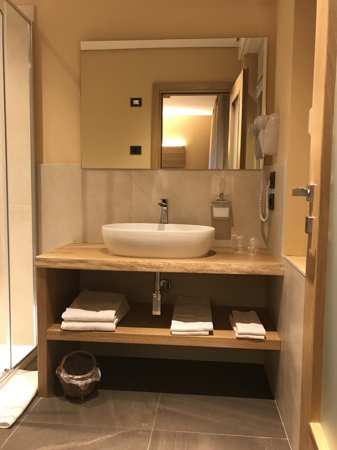Carla Failela Hotel Valli del Pasubio Bagian luar foto