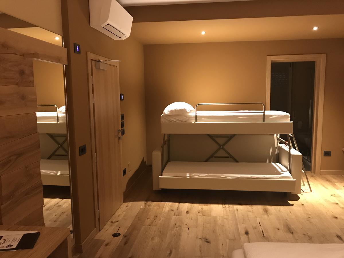 Carla Failela Hotel Valli del Pasubio Bagian luar foto